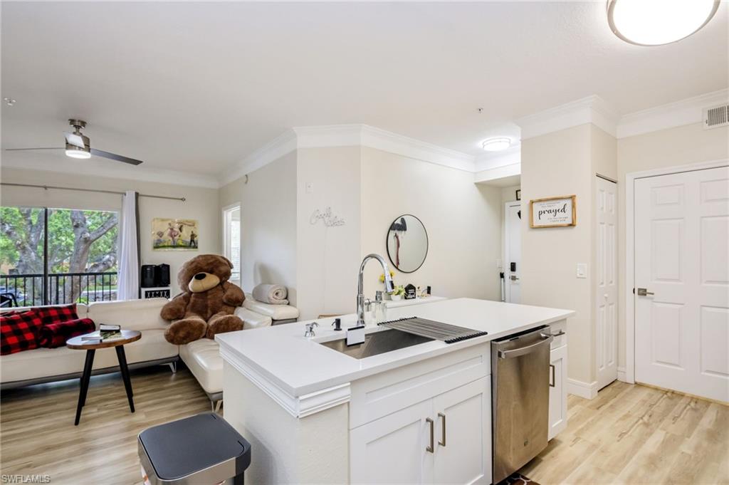 ROYAL GREENS - Residential