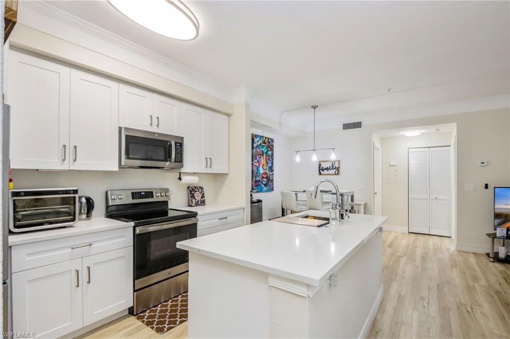 ROYAL GREENS - Residential