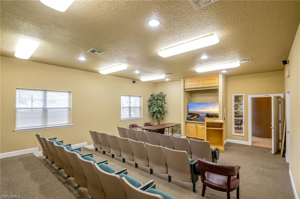 ROYAL GREENS - Residential