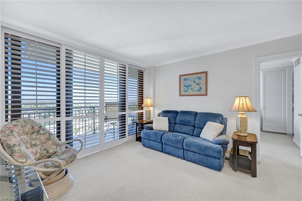 180 Seaview CT 1002