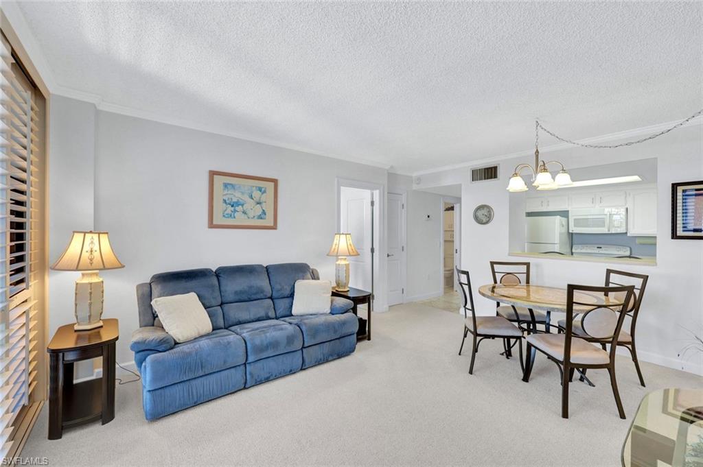 180 Seaview CT 1002