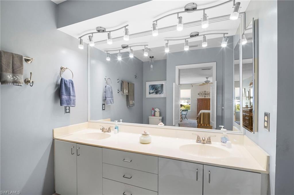 VILLAS AT FOUNTAIN LAKES - Residential