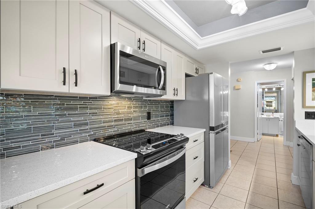 VILLAS AT FOUNTAIN LAKES - Residential