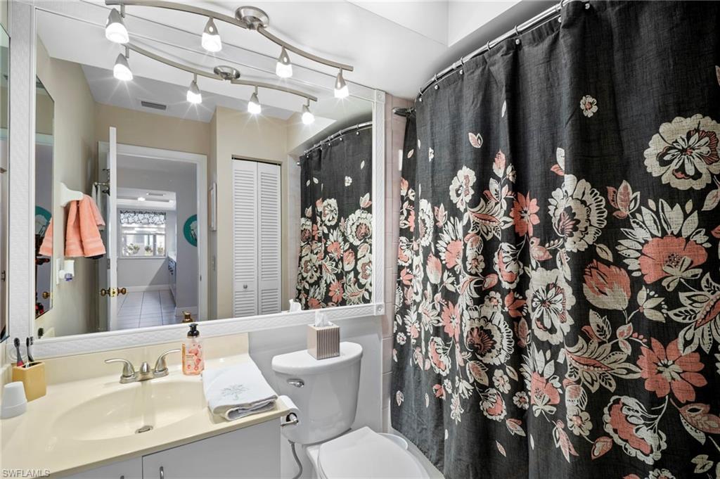 VILLAS AT FOUNTAIN LAKES - Residential