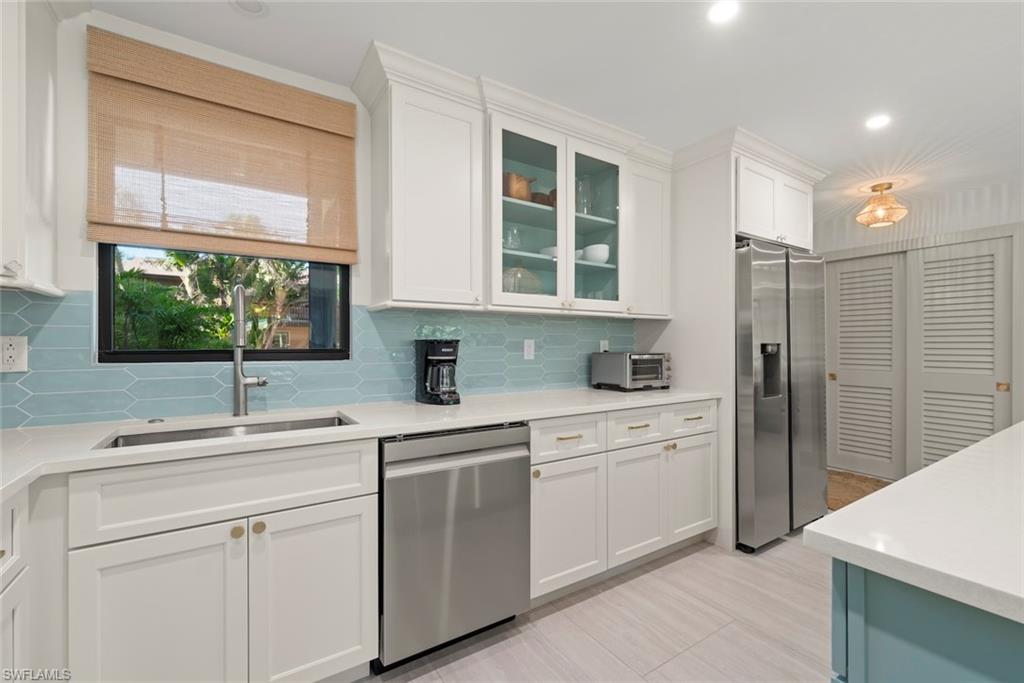 BLIND PASS CONDO - Residential