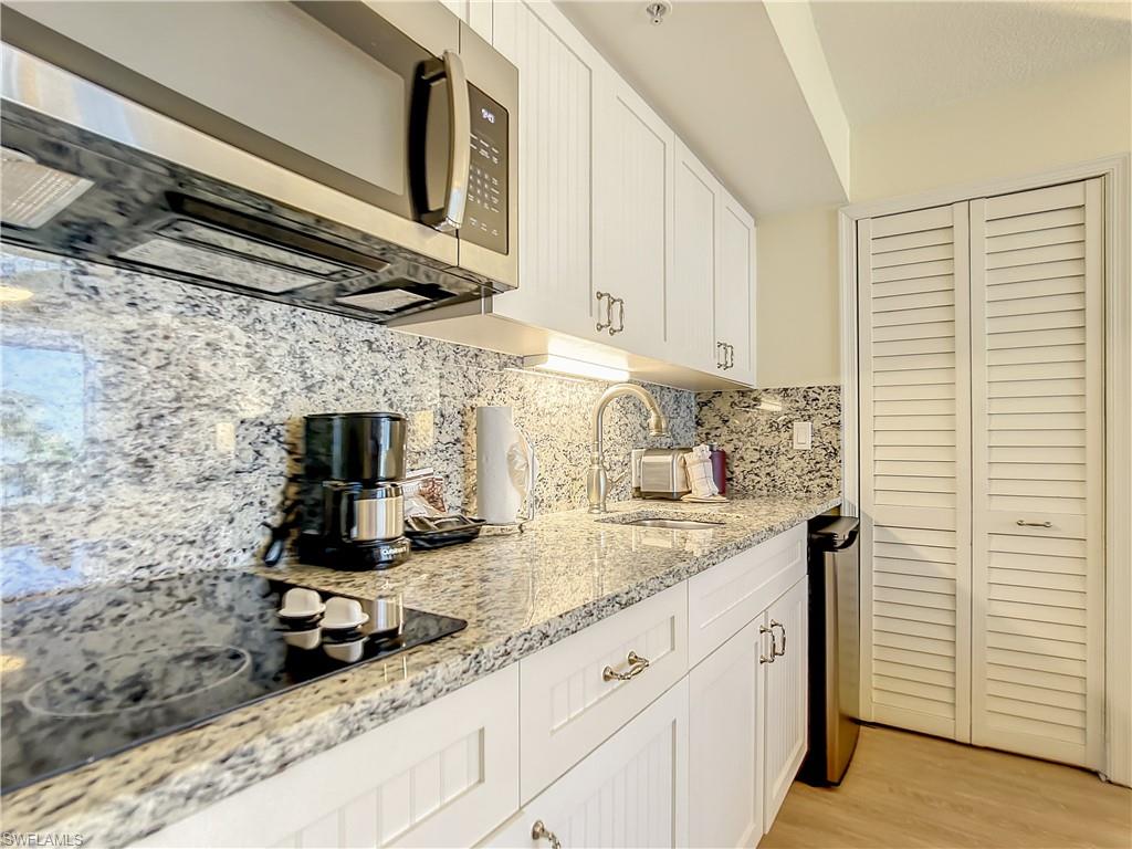 SANIBEL VIEW VILLAS - Residential