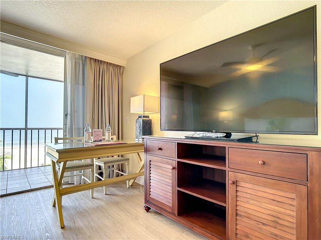 SANIBEL VIEW VILLAS - Residential