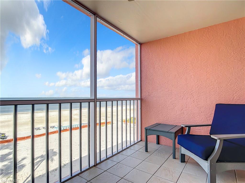 SANIBEL VIEW VILLAS - Residential