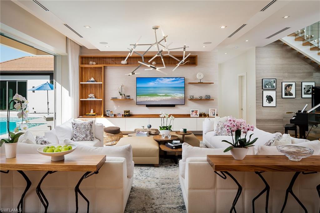 PINE RIDGE - Residential