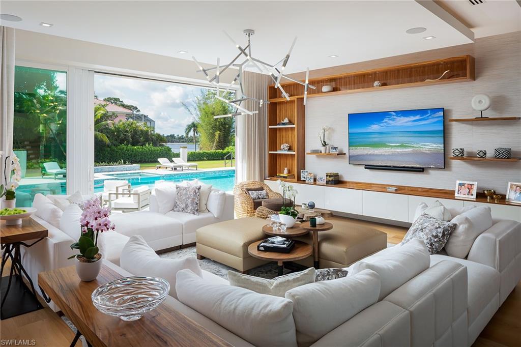 PINE RIDGE - Residential