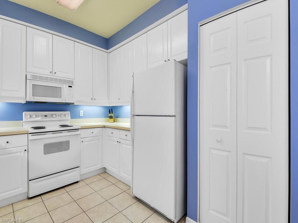 HUNTINGTON LAKES - Residential