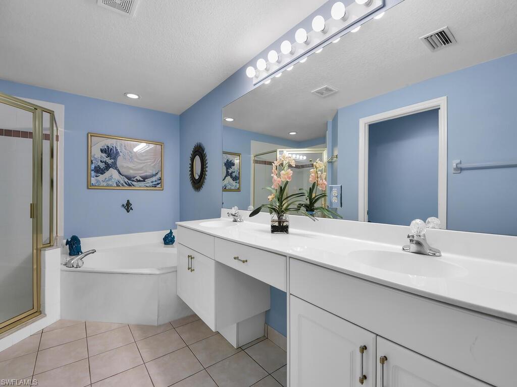 HUNTINGTON LAKES - Residential