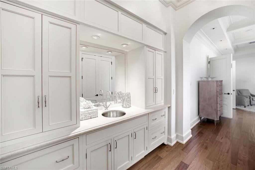 BAREFOOT BEACH - Residential