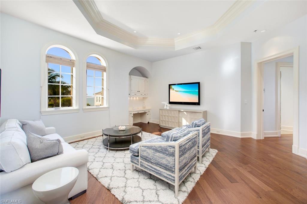 BAREFOOT BEACH - Residential