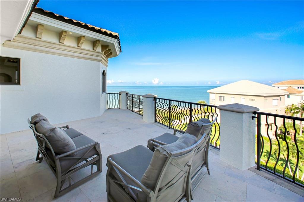 BAREFOOT BEACH - Residential