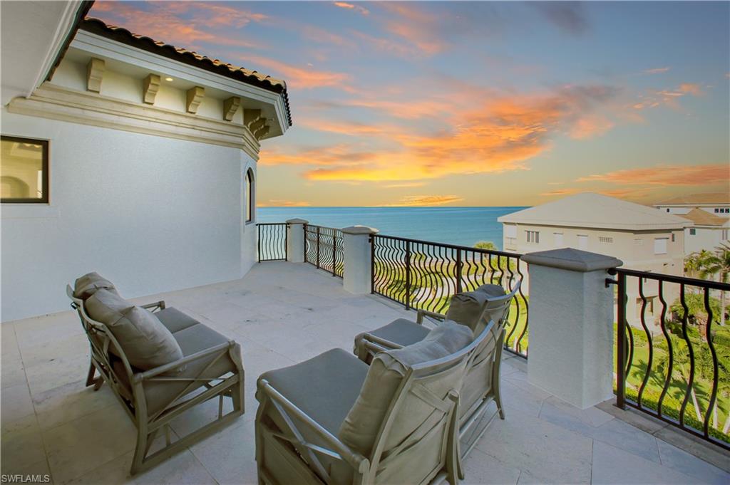 BAREFOOT BEACH - Residential