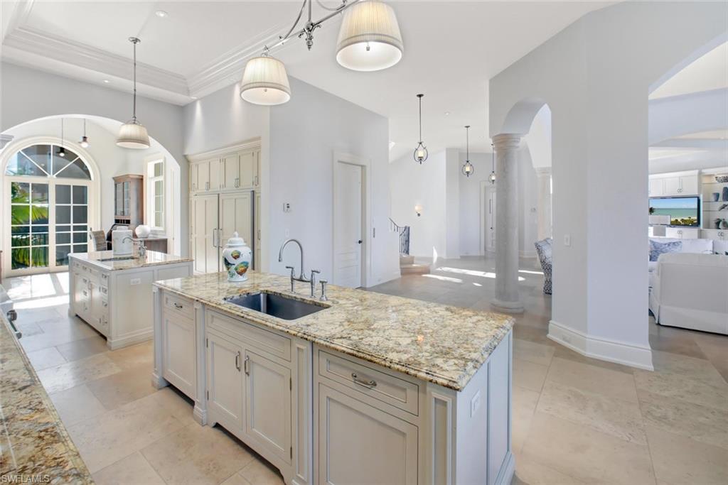 BAREFOOT BEACH - Residential