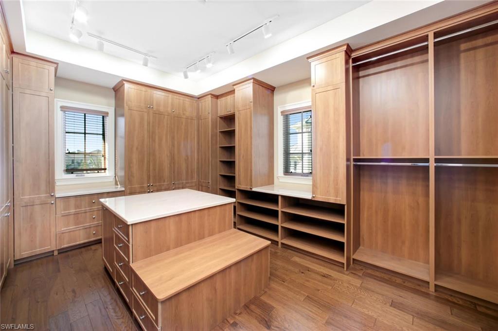 BAREFOOT BEACH - Residential