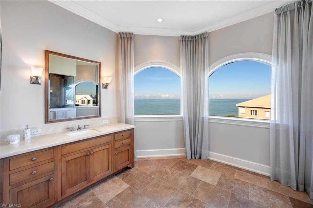 BAREFOOT BEACH - Residential