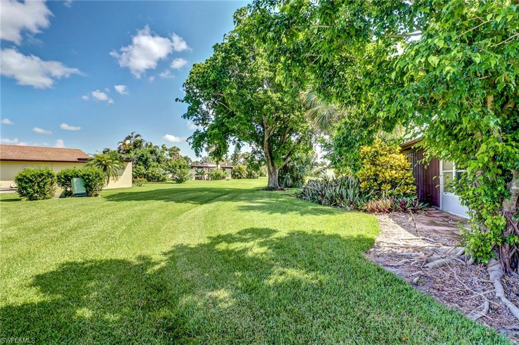 LAKEWOOD VILLAS - Residential