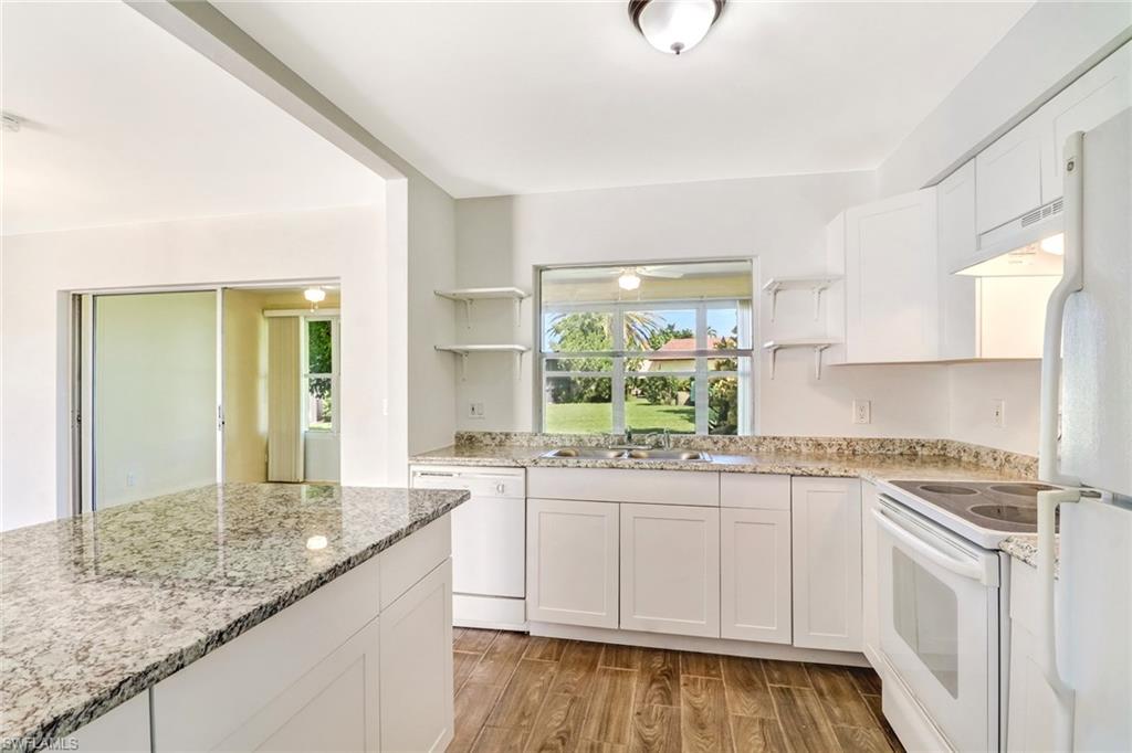 LAKEWOOD VILLAS - Residential