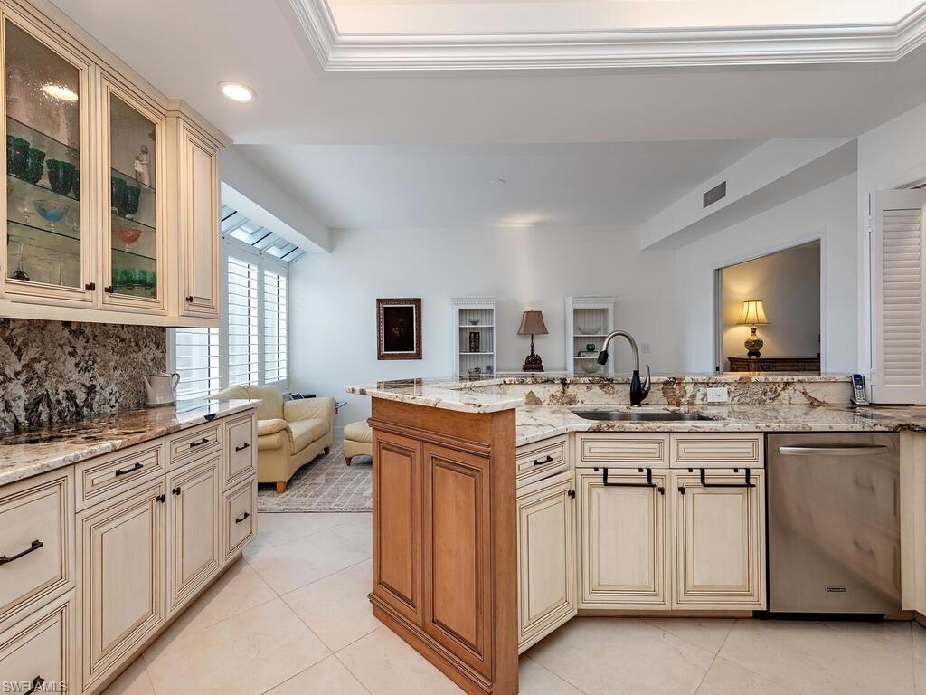 8420 Abbington CIR B25