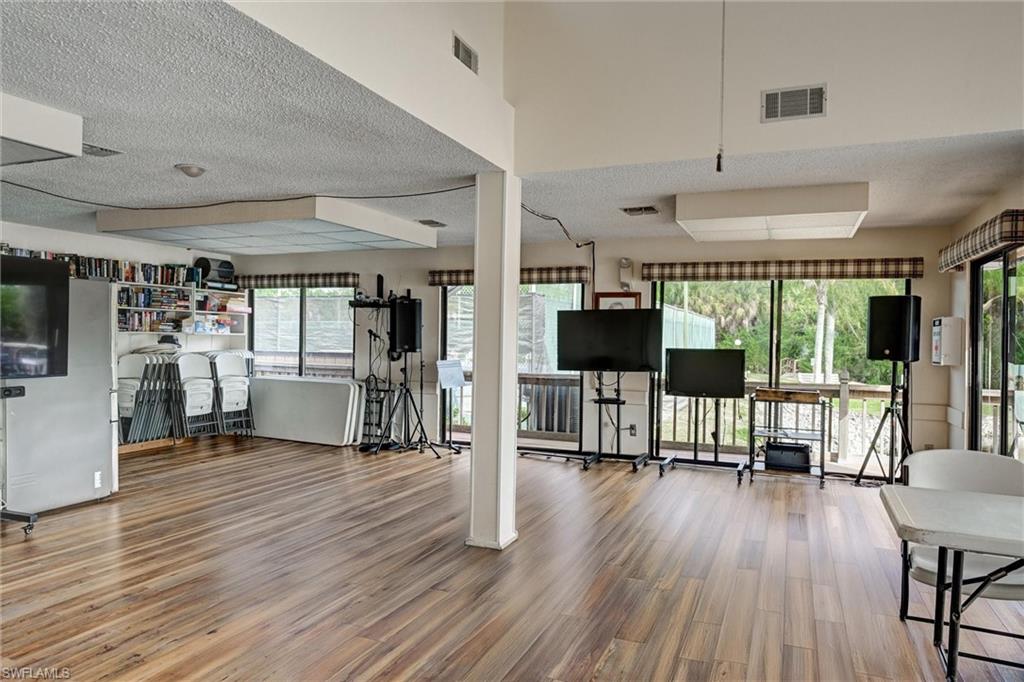 ARBOR LAKES CONDO - Residential