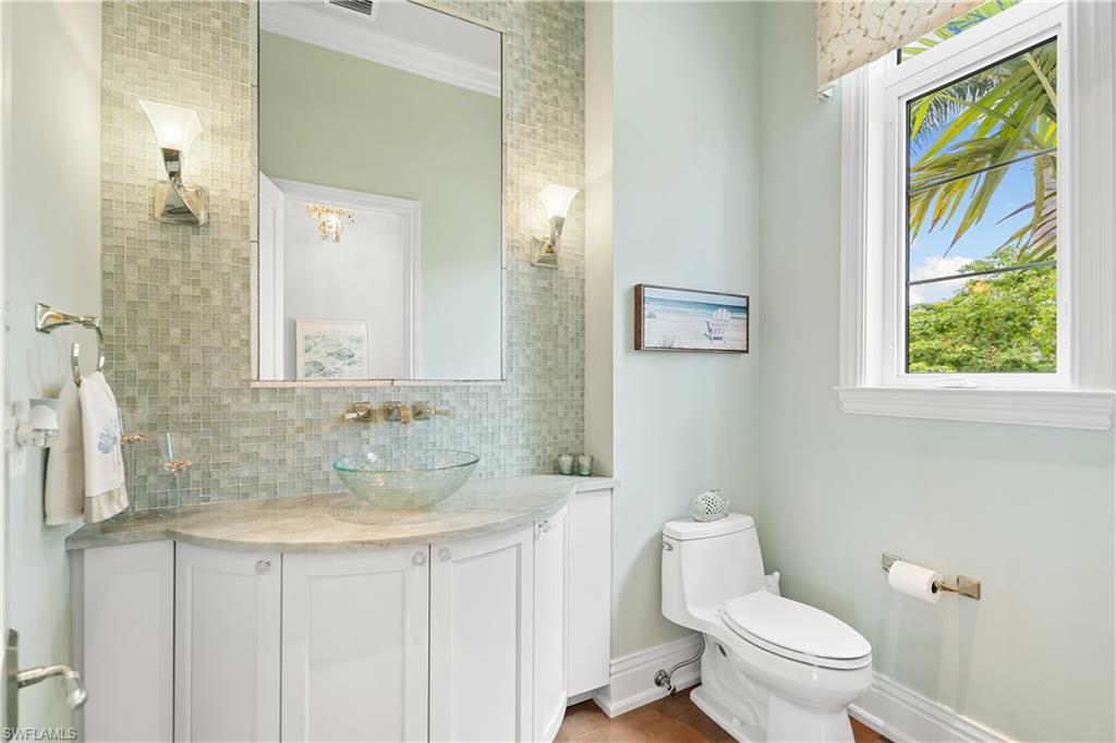 BAREFOOT BEACH - Residential