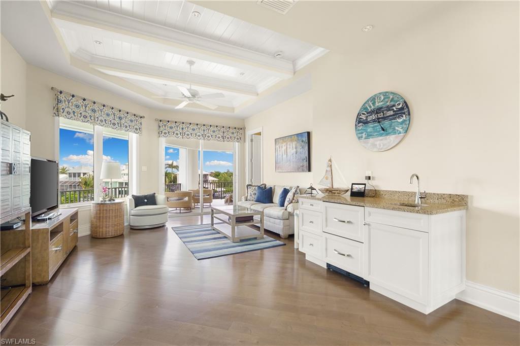 BAREFOOT BEACH - Residential