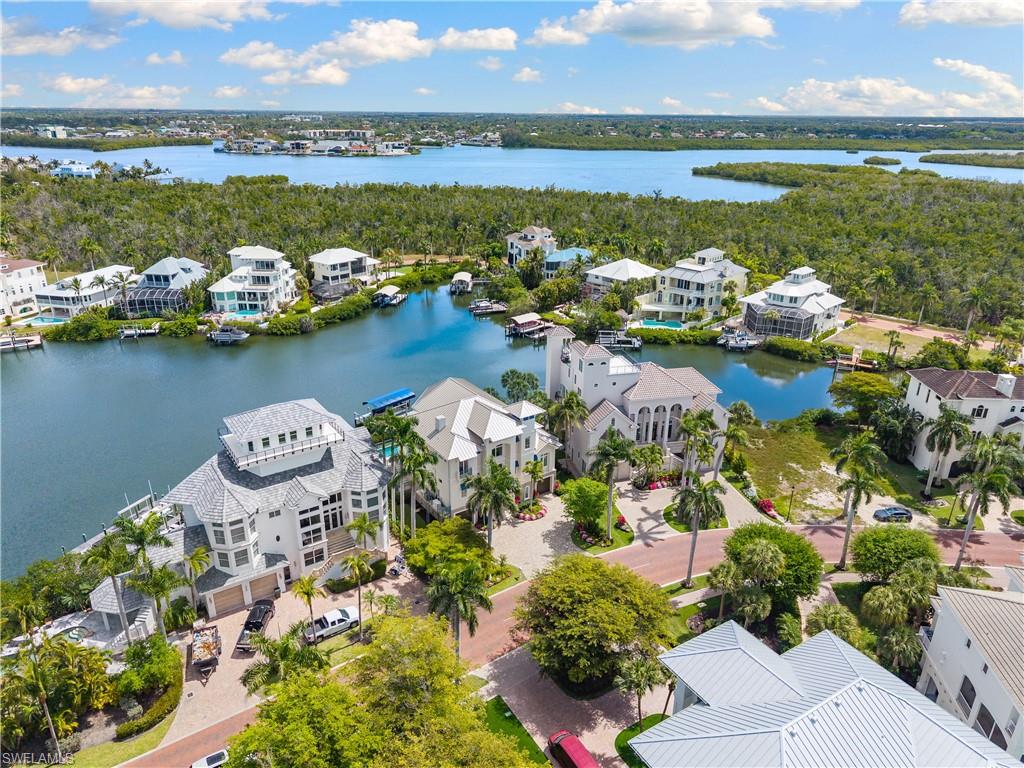 BAREFOOT BEACH - Residential