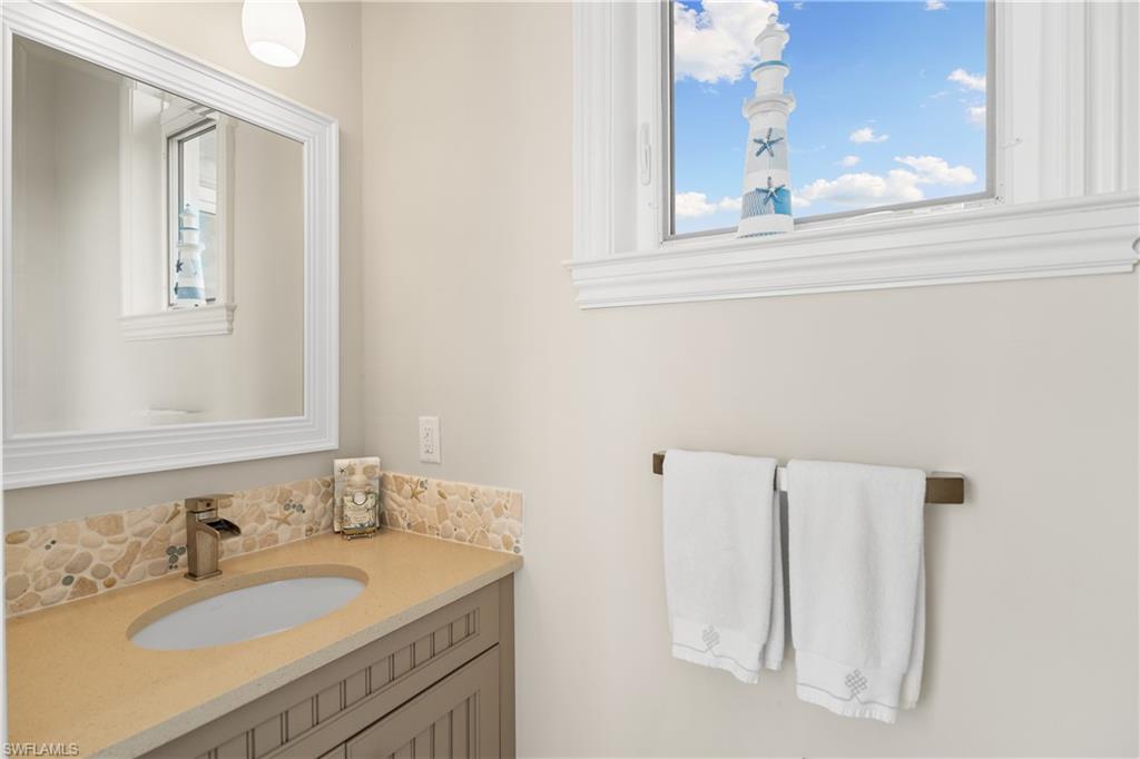 BAREFOOT BEACH - Residential