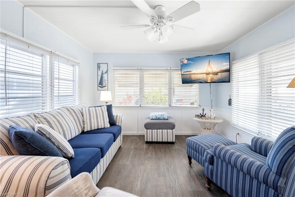 MARINERS COVE - Residential