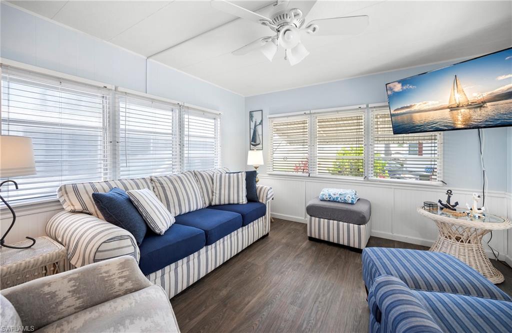 MARINERS COVE - Residential