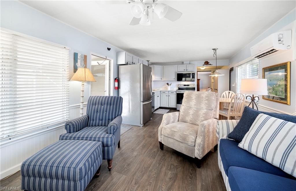 MARINERS COVE - Residential