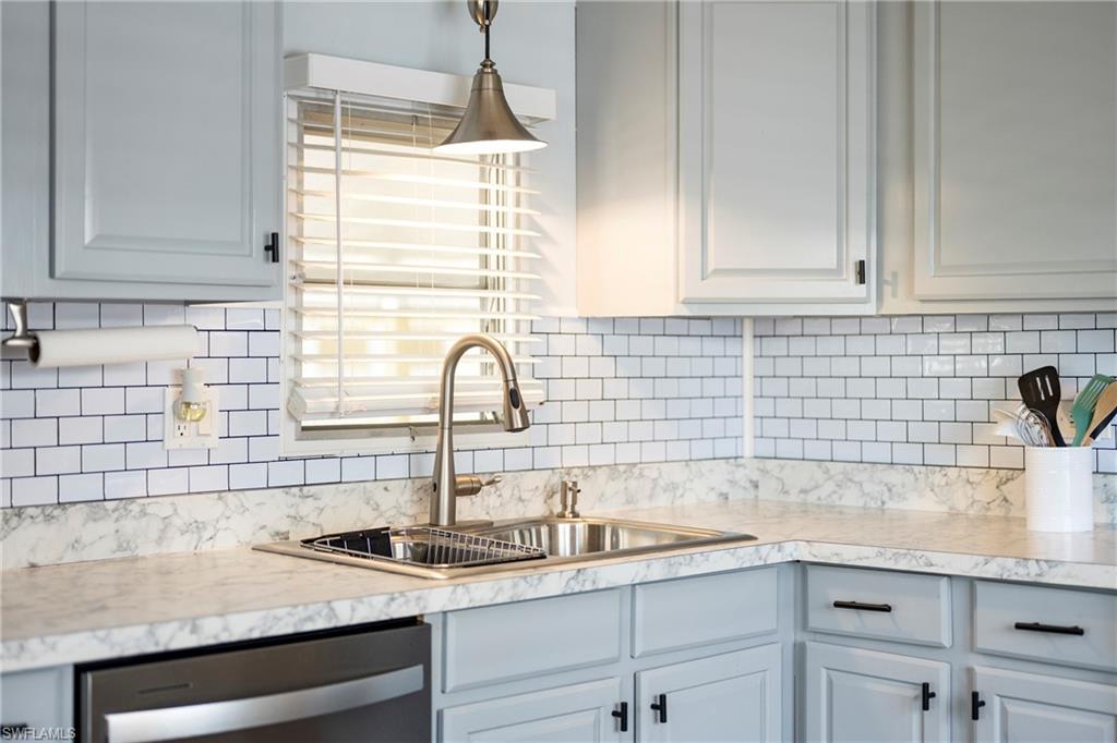 MARINERS COVE - Residential