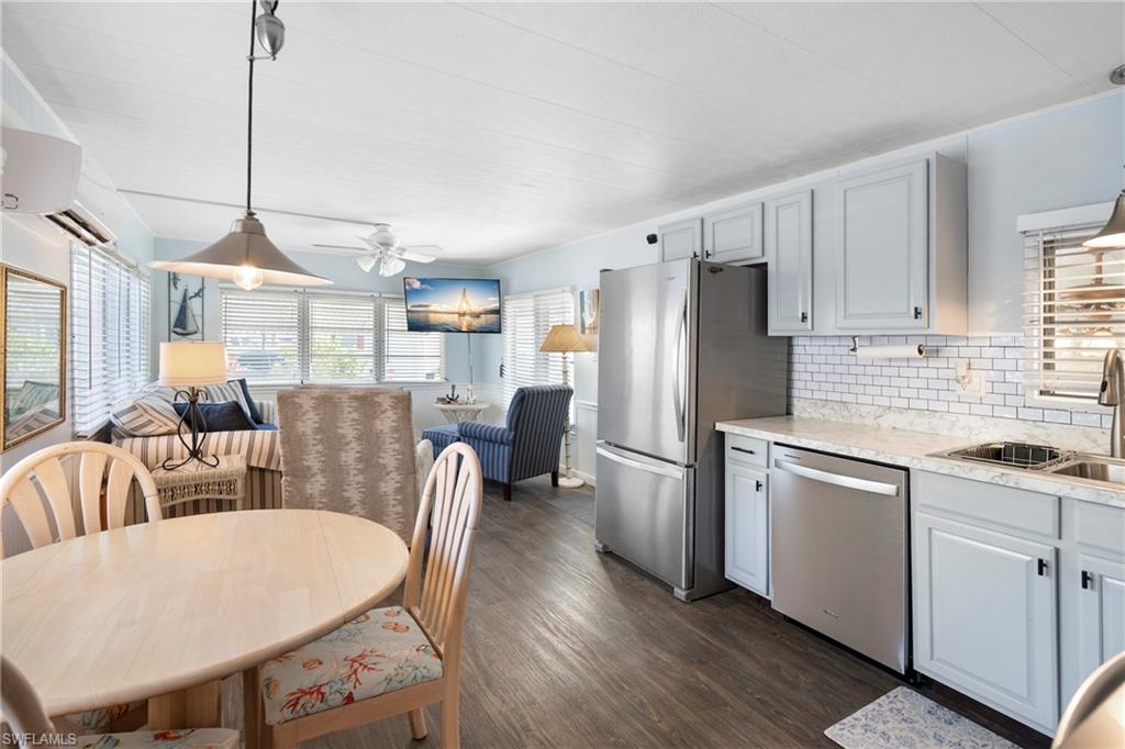 MARINERS COVE - Residential