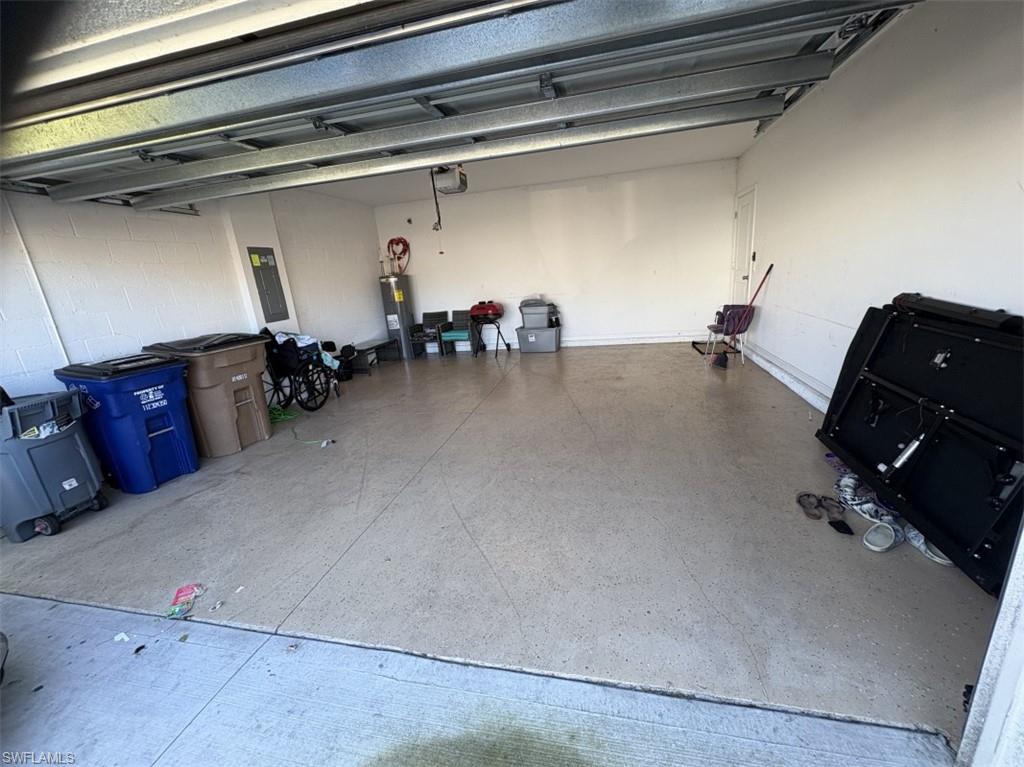 SAVANNA LAKES - Residential