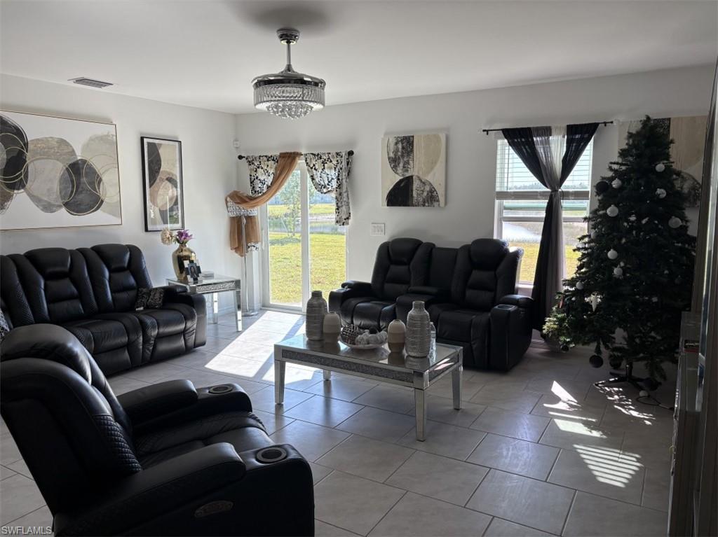 SAVANNA LAKES - Residential