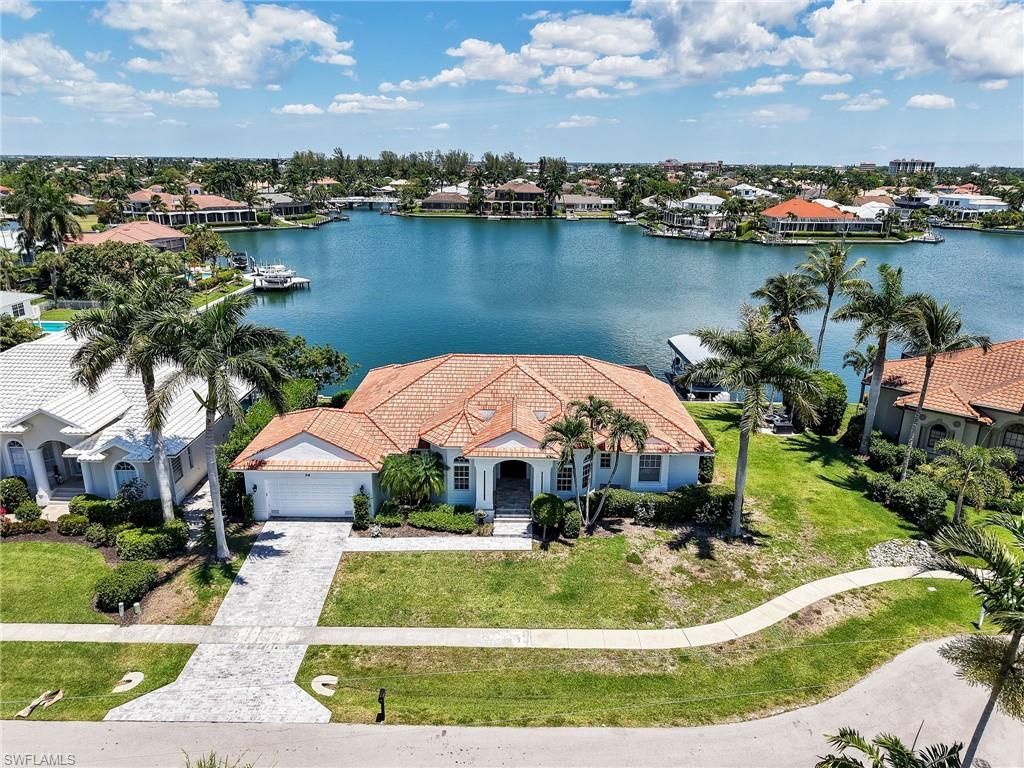 Photo of 419 Spinnaker DR, MARCO ISLAND, FL 34145 (MLS # 226017325)