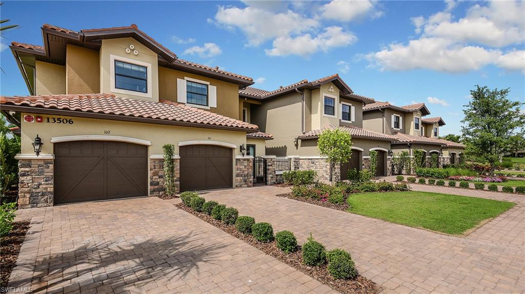 ESPLANADE - Residential