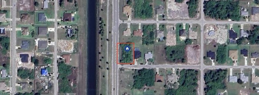 Vacant corner lot in an upcoming residential community. This lot is in the middle Lehigh Acres which makes this location