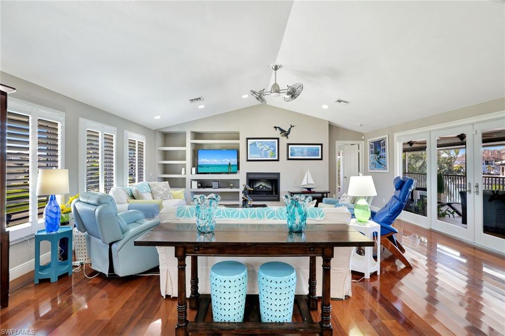 MARCO BEACH - Residential