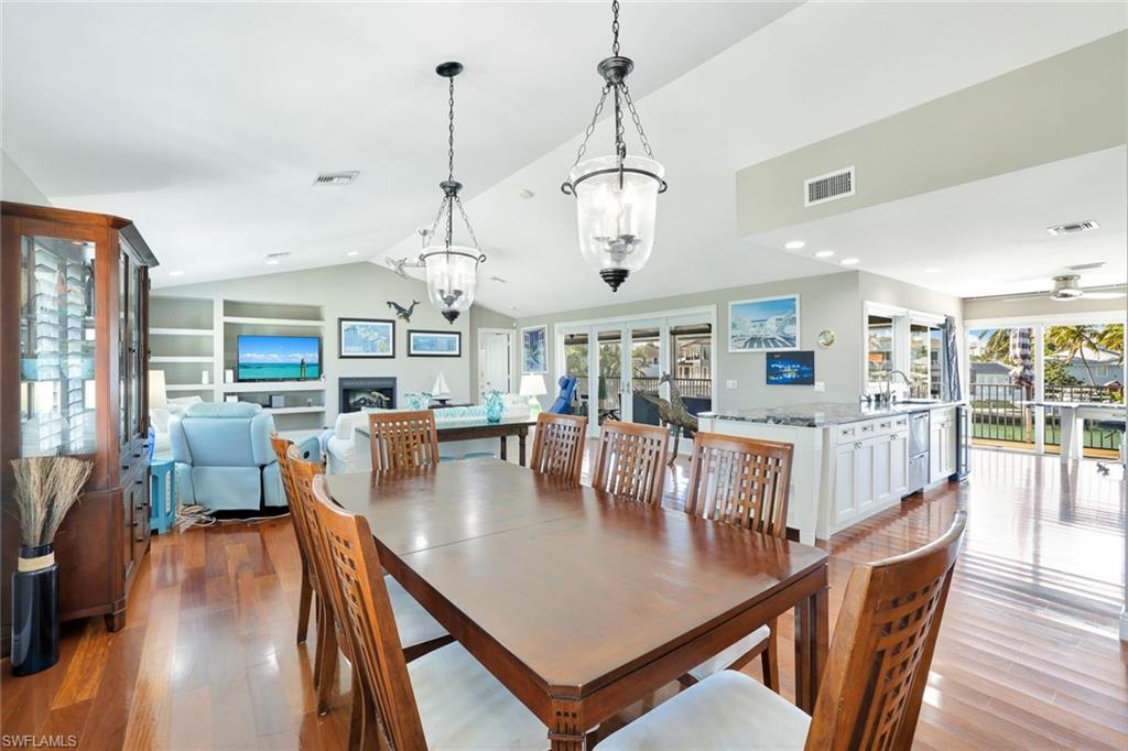 MARCO BEACH - Residential