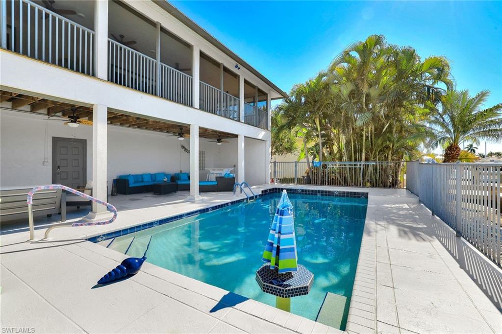 MARCO BEACH - Residential