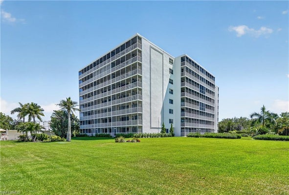 5 BLUEBILL AVE APT 209, NAPLES, FL 34108 - Image ee45235bd2a7ce7cbbca7eba9c04aa06/49574270