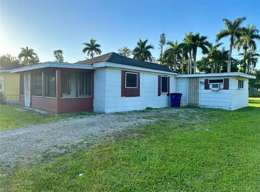INVESTOR OPPORTUNITY! Home was damaged during hurricane Ian and is in need of an almost complete rehab. Location is very close to Downtown Fort Myers and US 41.