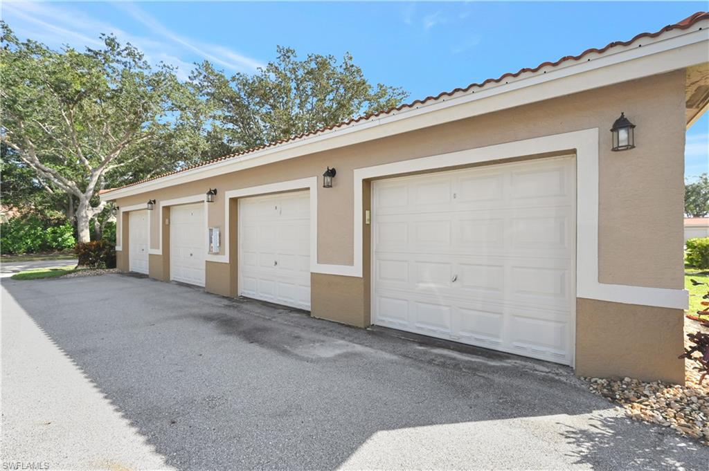 6890 Huntington Lakes CIR 201