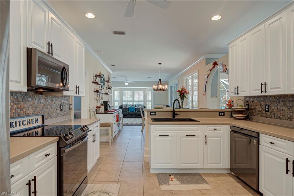 COLONIAL OAKS - Residential