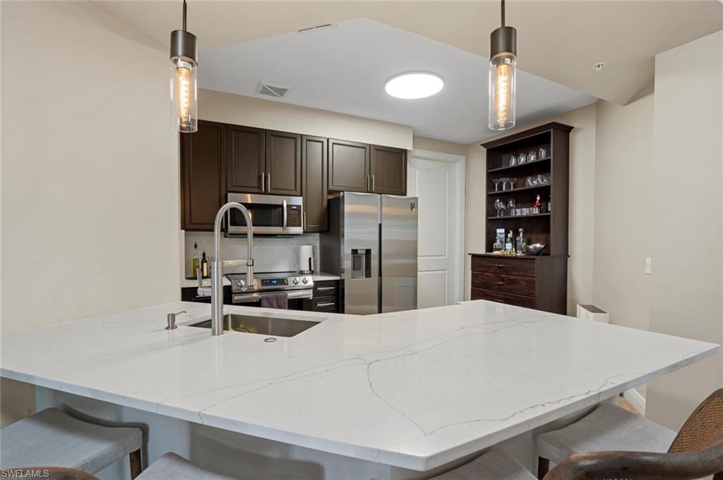 THE RESIDENCES AT COCONUT POINT - Residential Lease