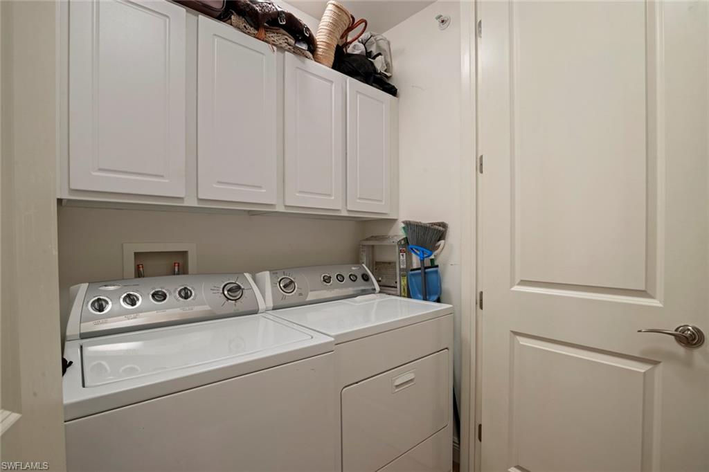 THE RESIDENCES AT COCONUT POINT - Residential Lease